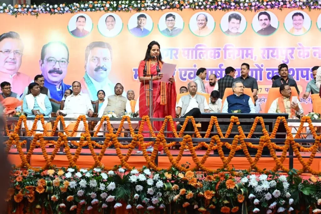 मीनल चौबे ने रायपुर महापौर पद की शपथ ली…