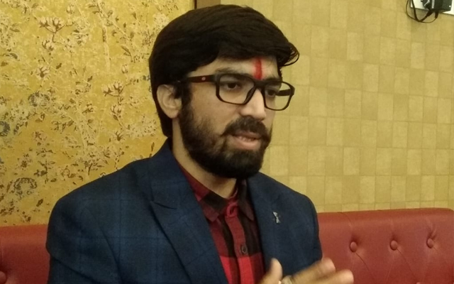 भोजपुरी गायक आलोक पांडेय ने उनके नाम से फर्जी फेसबुक आईडी बनाकर छवि धूमिल करने का आरोप लगाया भोजपुरी गायक आलोक पांडेय ने उनके नाम से फर्जी फेसबुक आईडी बनाकर छवि धूमिल करने का आरोप लगाया