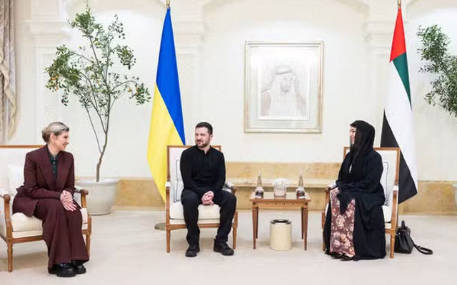 जेलेंस्की संयुक्त अरब अमीरात पहुंचे, रुबियो करेंगे अमेरिकी प्रतिनिधिमंडल का नेतृत्व जेलेंस्की संयुक्त अरब अमीरात पहुंचे, रुबियो करेंगे अमेरिकी प्रतिनिधिमंडल का नेतृत्व