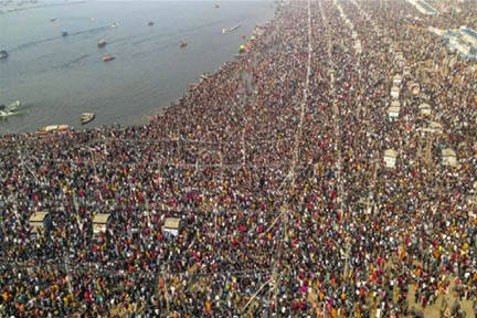 महाकुंभ : सोमवार को 1.35 करोड़ लोगों ने संगम में लगाई डुबकी महाकुंभ : सोमवार को 1.35 करोड़ लोगों ने संगम में लगाई डुबकी