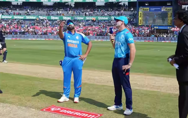 इंग्लैंड का टॉस जीतकर गेंदबाजी का फैसला इंग्लैंड का टॉस जीतकर गेंदबाजी का फैसला