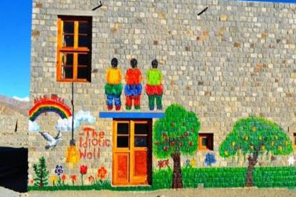 फिल्म ‘3 इडियट्स’ से चर्चा में आए लद्दाख के स्कूल को स्थापना के दो दशक बाद सीबीएसई से मान्यता मिली फिल्म ‘3 इडियट्स’ से चर्चा में आए लद्दाख के स्कूल को स्थापना के दो दशक बाद सीबीएसई से मान्यता मिली