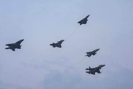 मध्य क्षेत्र में ‘अभ्यास आक्रमण’ कर रही है भारतीय वायुसेना मध्य क्षेत्र में ‘अभ्यास आक्रमण’ कर रही है भारतीय वायुसेना