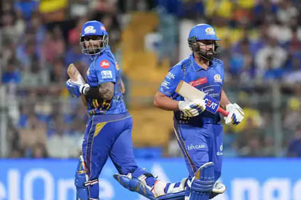 मुंबई इंडियंस ने चेन्नई सुपर किंग्स को नौ विकेट से हराया मुंबई इंडियंस ने चेन्नई सुपर किंग्स को नौ विकेट से हराया