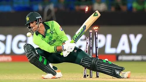 मिचेल हे के दम पर न्यूजीलैंड ने दूसरे वनडे मैच में पाकिस्तान को हराया मिचेल हे के दम पर न्यूजीलैंड ने दूसरे वनडे मैच में पाकिस्तान को हराया