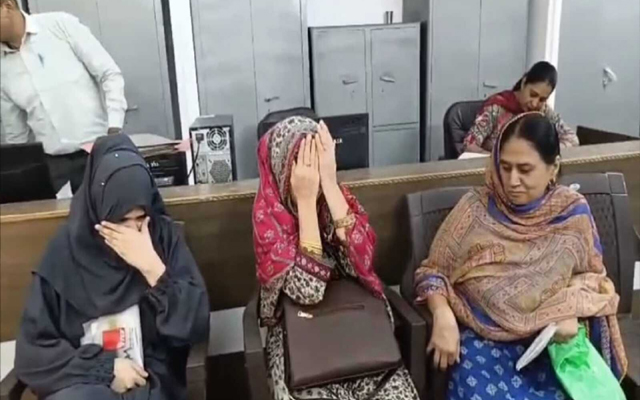 उत्तर प्रदेश में पाकिस्तानी नागरिकों को उनके देश भेजने का सिलसिला शुरू उत्तर प्रदेश में पाकिस्तानी नागरिकों को उनके देश भेजने का सिलसिला शुरू