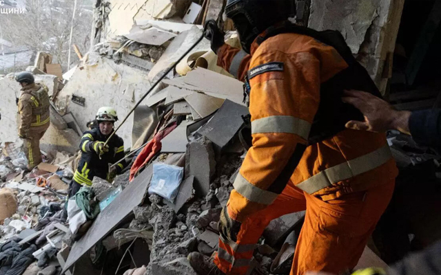यूक्रेन पर रूस के भीषण हमलों में नौ लोगों की मौत, 63 अन्य घायल यूक्रेन पर रूस के भीषण हमलों में नौ लोगों की मौत, 63 अन्य घायल