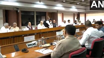 सर्वदलीय बैठक जारी: ऑपरेशन सिंदूर के बाद जवाबी कार्रवाई और भविष्य की रणनीति पर चर्चा… सर्वदलीय बैठक जारी: ऑपरेशन सिंदूर के बाद जवाबी कार्रवाई और भविष्य की रणनीति पर चर्चा…