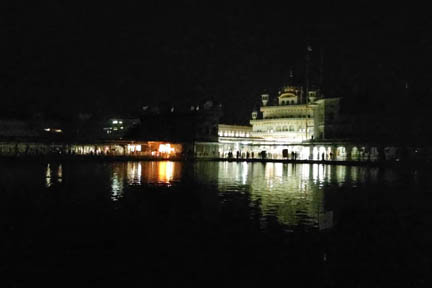 पंजाब के अमृतसर और होशियारपुर में एहतियातन ‘ब्लैकआउट’ पंजाब के अमृतसर और होशियारपुर में एहतियातन ‘ब्लैकआउट’