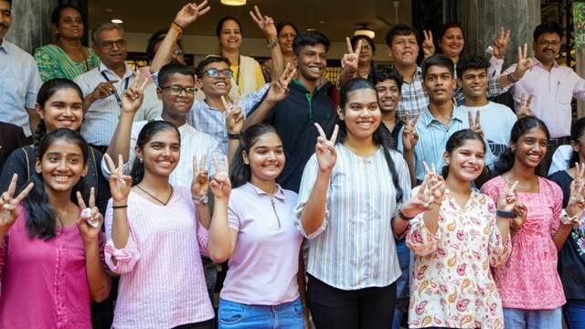 हरियाणा बोर्ड 10वीं रिजल्ट जारी, 92.49% नियमित छात्र पास हरियाणा बोर्ड 10वीं रिजल्ट जारी, 92.49% नियमित छात्र पास