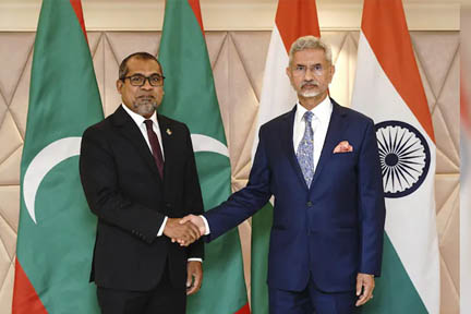 मालदीव के विदेश मंत्री खलील भारत की तीन दिवसीय यात्रा पर पहुंचे, जयशंकर के साथ करेंगे वार्ता मालदीव के विदेश मंत्री खलील भारत की तीन दिवसीय यात्रा पर पहुंचे, जयशंकर के साथ करेंगे वार्ता