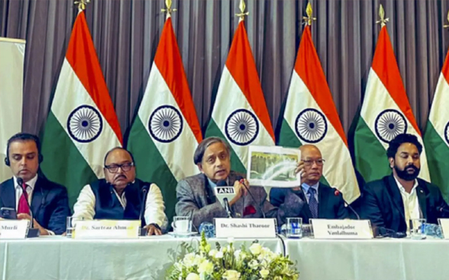 कोलंबिया ने पाकिस्तान के प्रति संवेदना व्यक्त करने वाला बयान वापस लिया: थरूर कोलंबिया ने पाकिस्तान के प्रति संवेदना व्यक्त करने वाला बयान वापस लिया: थरूर