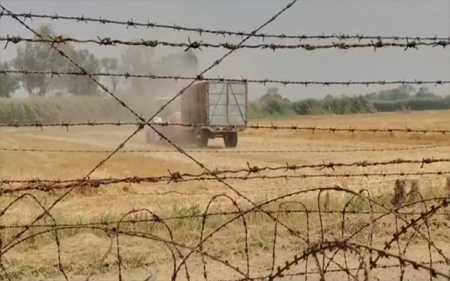 पंजाब: फिरोजपुर के सीमावर्ती गांवों में सामान्य हो रहा जनजीवन पंजाब: फिरोजपुर के सीमावर्ती गांवों में सामान्य हो रहा जनजीवन