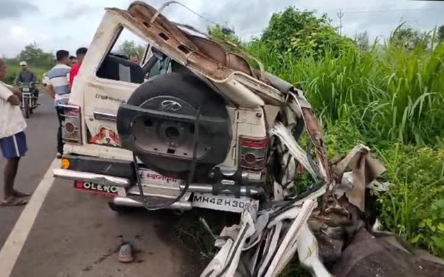 ट्रक और बोलेरो की भिड़ंत: चार लोगों की मौत… ट्रक और बोलेरो की भिड़ंत: चार लोगों की मौत…