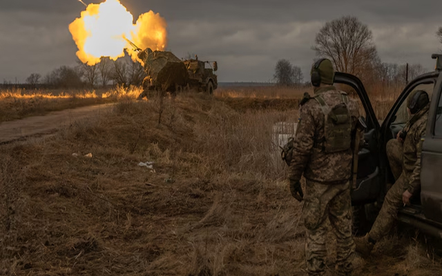रूस ने 170 ड्रोन और पश्चिमी देशों से यूक्रेन को आपूर्ति की गई आठ मिसाइलों को मार गिराया रूस ने 170 ड्रोन और पश्चिमी देशों से यूक्रेन को आपूर्ति की गई आठ मिसाइलों को मार गिराया