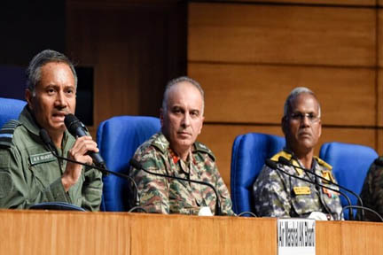 हमारे सभी सैन्य अड्डे, प्रणालियां पूरी तरह चालू हैं: भारतीय वायु सेना हमारे सभी सैन्य अड्डे, प्रणालियां पूरी तरह चालू हैं: भारतीय वायु सेना