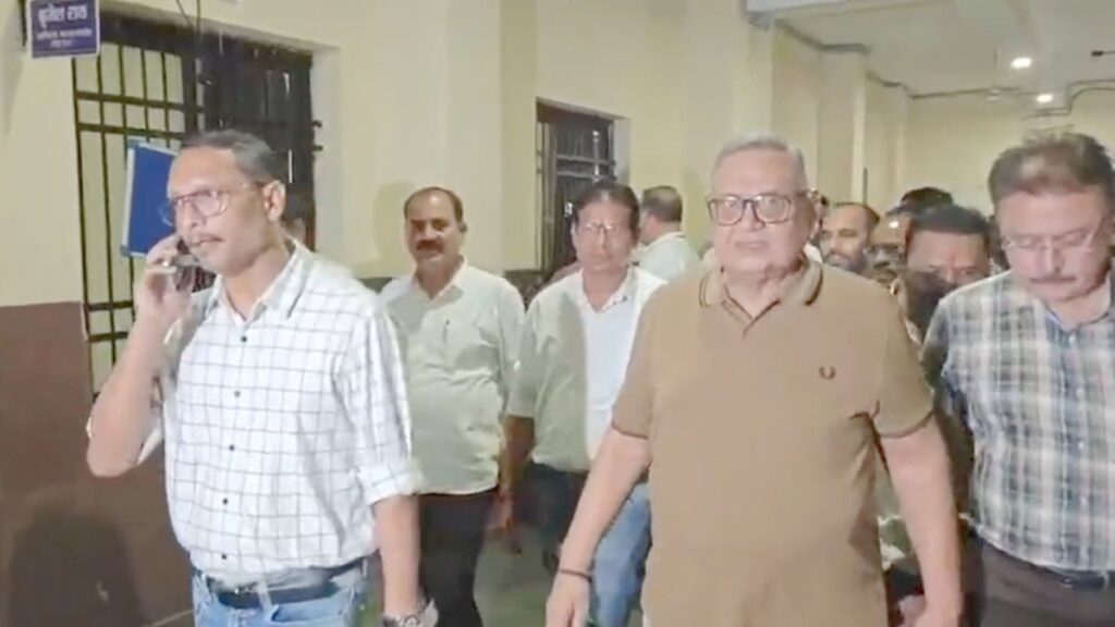 कोल लेवी के बाद आबकारी घोटाले में कांग्रेस काेषाध्यक्ष रामगोपाल अग्रवाल गिरफ्तार, एोव को मिली 3 दिन की रिमांड - राष्ट्रवाणी - Chhattisgarh समाचार