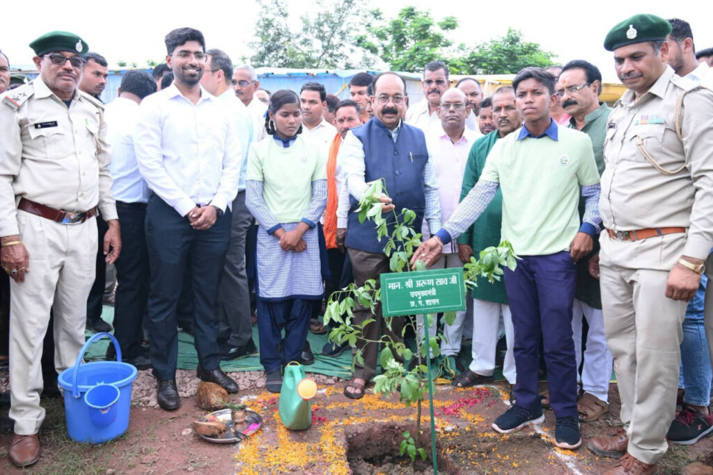 उप मुख्यमंत्री अरुण साव ने वन महोत्सव का किया शुभारंभ - राष्ट्रवाणी - Chhattisgarh समाचार उप मुख्यमंत्री अरुण साव ने वन महोत्सव का किया शुभारंभ - राष्ट्रवाणी - Chhattisgarh समाचार
