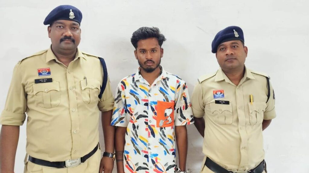 भिलाई: बीएसपी से लौह स्क्रैप चोरी मामले में लोडर ऑपरेटर गिरफ्तार, कोयला भी ब्लू डस्ट में छिपाकर भेजा जाता था बाहर - राष्ट्रवाणी - Chhattisgarh समाचार भिलाई: बीएसपी से लौह स्क्रैप चोरी मामले में लोडर ऑपरेटर गिरफ्तार, कोयला भी ब्लू डस्ट में छिपाकर भेजा जाता था बाहर - राष्ट्रवाणी - Chhattisgarh समाचार