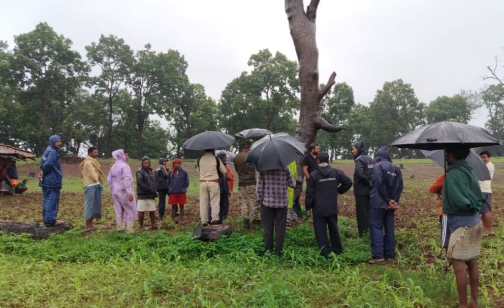 वन विभाग की बड़ी कार्रवाई: अवैध अतिक्रमण हटाकर वनभूमि कराई मुक्त, तत्काल शुरू किया गया पौधरोपण - राष्ट्रवाणी - Chhattisgarh समाचार वन विभाग की बड़ी कार्रवाई: अवैध अतिक्रमण हटाकर वनभूमि कराई मुक्त, तत्काल शुरू किया गया पौधरोपण - राष्ट्रवाणी - Chhattisgarh समाचार