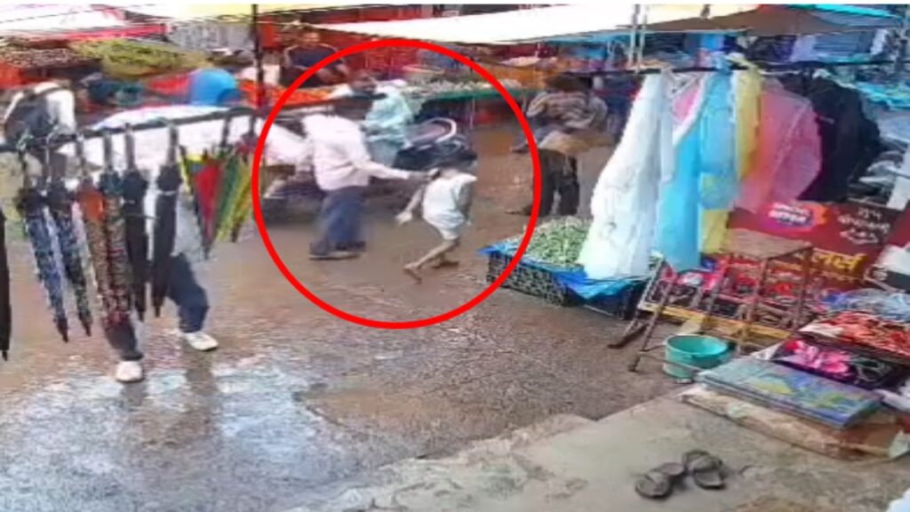 बच्ची का अपहरण: नाकाबंदी देख मार्केल में मासूम को छोड़कर भागा आरोपी, पुलिस ने सकुशल किया बरामद, आरोपी की तलाश जारी - राष्ट्रवाणी - Chhattisgarh समाचार
