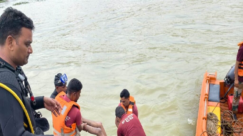 दुर्ग में जानलेवा बनी पिकनिक, खारून नदी में नहाते वक्त बहा युवक, 16 घंटे बाद मिली लाश - राष्ट्रवाणी - Chhattisgarh समाचार