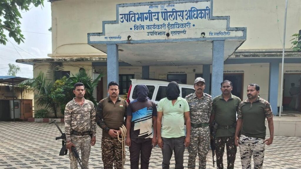 गड़चिरौली पुलिस की फर्जी माओवादियों पर कार्रवाई, बैनर- पोस्टर लगाकर भय फैलाने के दो आरोपी गिरफ्तार - राष्ट्रवाणी - Chhattisgarh समाचार