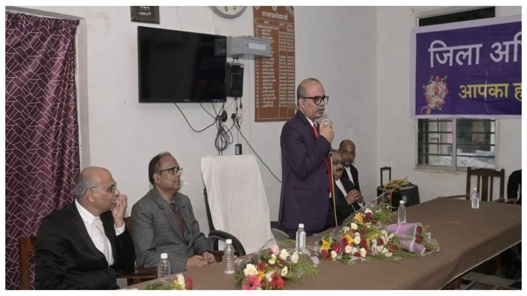 छत्तीसगढ़ उच्च न्यायालय के जज सचिन सिंह राजपूत ने किया निरीक्षण: रायगढ़ जिले के न्यायालयों और जिला जेल की जांची व्यवस्थाएं - राष्ट्रवाणी - Chhattisgarh समाचार