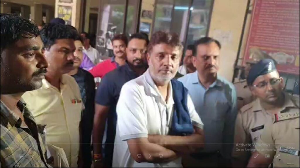 ओवरटाइम भुगतान घोटाले में एोव की बड़ी कार्रवाई, शराब कारोबारी अनवर ढेबर के करीबियों के 3 ठिकानों पर रेड - राष्ट्रवाणी - Chhattisgarh समाचार