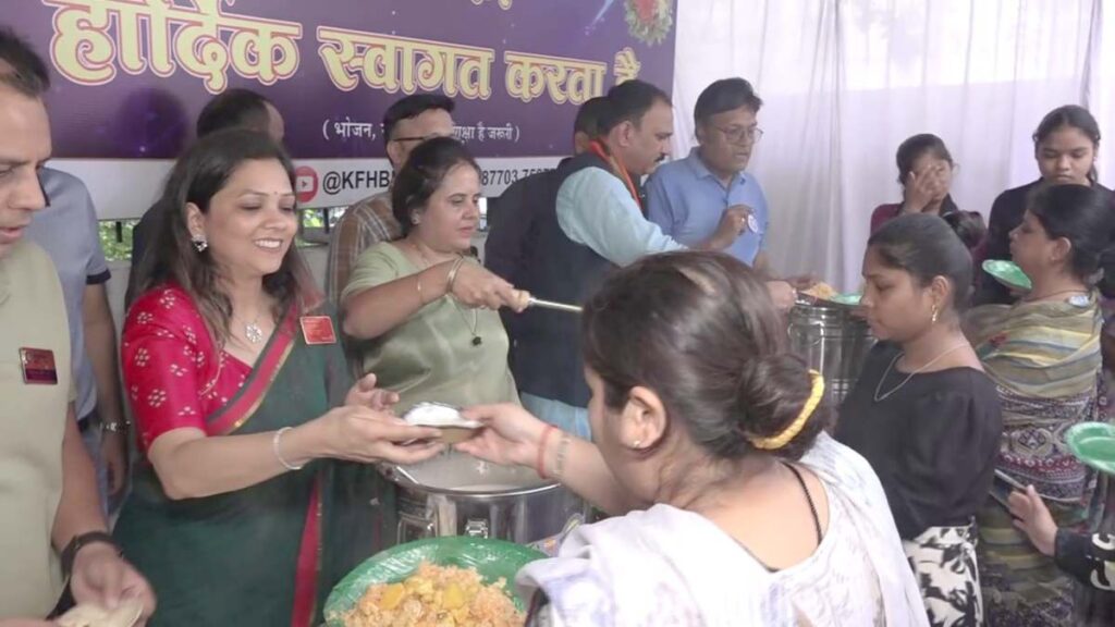 ‘निःशुल्क अन्न सेवा–365 दिन’ अभियान : रोटरी क्लब ऑफ रायपुर कॉस्मो डिवास की सराहनीय पहल, अंबेडकर अस्पताल में अब जरूरतमंदों को मिलेगा निशुल्क खाना - राष्ट्रवाणी - Chhattisgarh समाचार