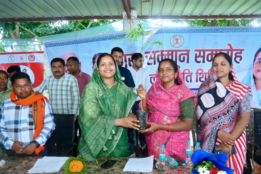 व्यक्तित्व निर्माण के साथ समाज के उत्थान में गुरु निभाते हैं अहम भूमिका: लक्ष्मी राजवाड़े - राष्ट्रवाणी - Chhattisgarh समाचार