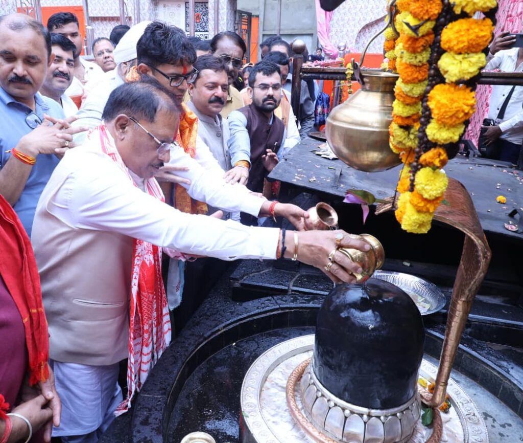 गुरु पूर्णिमा पर कोसमनारा पहुंचे मुख्यमंत्री विष्णु देव साय, सत्यनारायण बाबा धाम में की पूजा-अर्चना - राष्ट्रवाणी - Chhattisgarh समाचार गुरु पूर्णिमा पर कोसमनारा पहुंचे मुख्यमंत्री विष्णु देव साय, सत्यनारायण बाबा धाम में की पूजा-अर्चना - राष्ट्रवाणी - Chhattisgarh समाचार