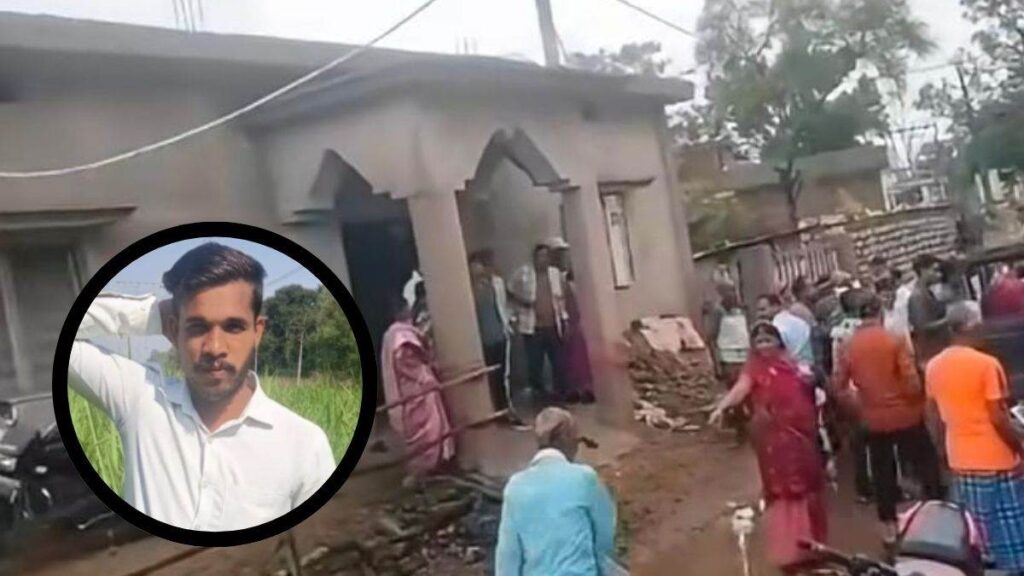 जांजगीर-चांपा में छत पर मोबाइल पर बात कर रहा था युवक, 11 कव लाइन की चपेट में आने से मौत - राष्ट्रवाणी - Chhattisgarh समाचार जांजगीर-चांपा में छत पर मोबाइल पर बात कर रहा था युवक, 11 कव लाइन की चपेट में आने से मौत - राष्ट्रवाणी - Chhattisgarh समाचार