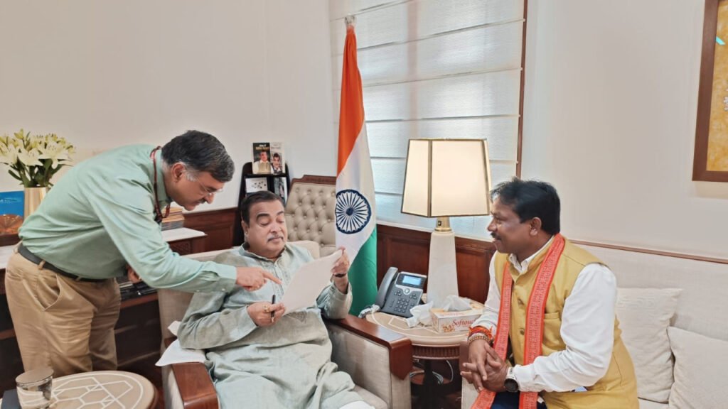 बस्तर में सड़क विकास को मिलेगी नई गति : सांसद महेश कश्यप ने केंद्रीय मंत्री नितिन गडकरी से की मुलाकात - राष्ट्रवाणी - Chhattisgarh समाचार