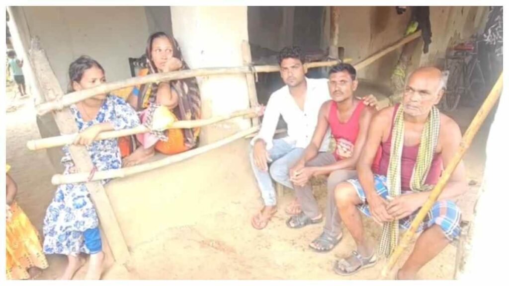 इधर इंतजार करते रहे स्वजन उधर कर दिया गया अंतिम संस्कार! जम्मू-कश्मीर आतंकी हमले में दीपक रात्रे की मौत - राष्ट्रवाणी - Chhattisgarh समाचार इधर इंतजार करते रहे स्वजन उधर कर दिया गया अंतिम संस्कार! जम्मू-कश्मीर आतंकी हमले में दीपक रात्रे की मौत - राष्ट्रवाणी - Chhattisgarh समाचार