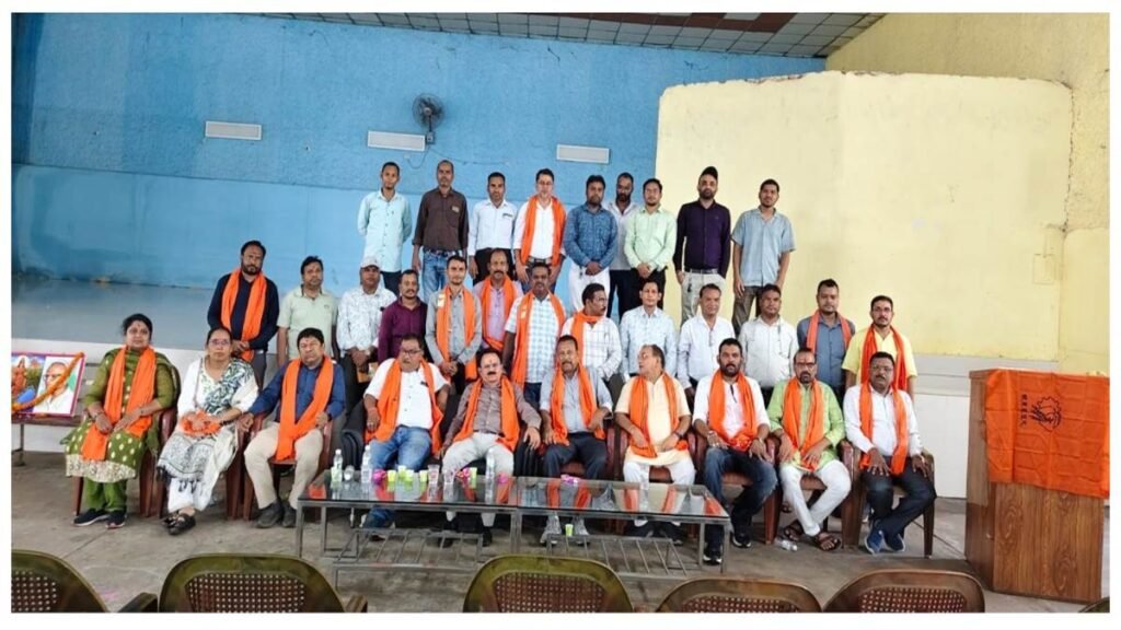 बिजली कर्मी समस्या का समाधान नहीं होने पर 17 से करेंगे काम बंद आंदोलन: कोरबा में हुआ कार्यकर्ता सम्मेलन - राष्ट्रवाणी - Chhattisgarh समाचार