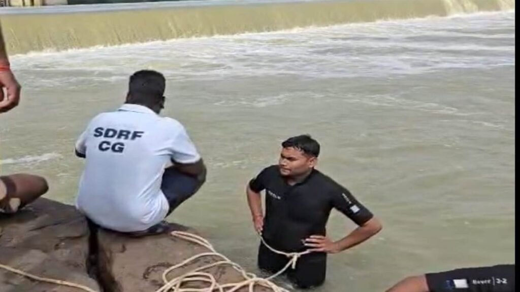 बेंद्री डैम में पिकनिक बनी जानलेवा, नहाते समय तेज बहाव में फंसे तीन युवक, दो को मछुआरों ने बचाया, तीसरे की तलाश जारी - राष्ट्रवाणी - Chhattisgarh समाचार