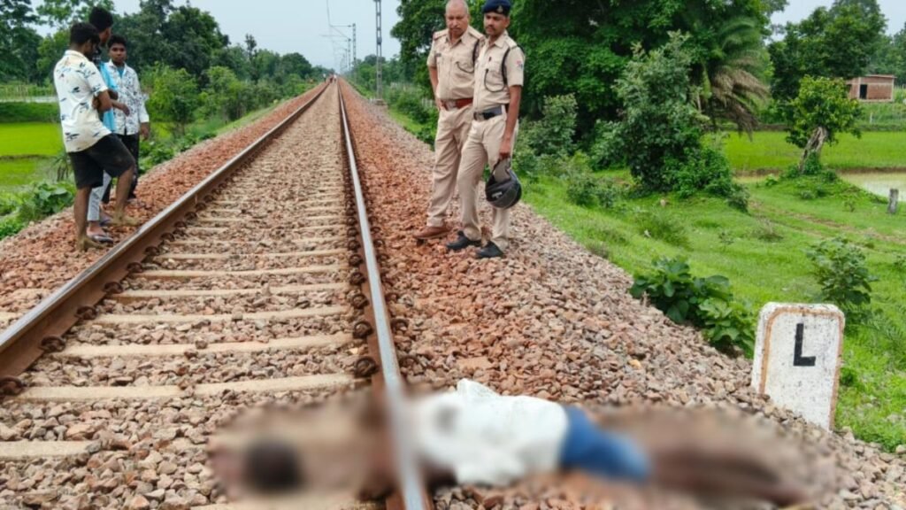 कग News: ट्रेन के सामने लेटकर बुजुर्ग ने दी जान, सिर धड़ से हुआ अलग - राष्ट्रवाणी - Chhattisgarh समाचार कग News: ट्रेन के सामने लेटकर बुजुर्ग ने दी जान, सिर धड़ से हुआ अलग - राष्ट्रवाणी - Chhattisgarh समाचार
