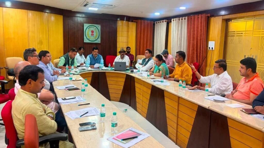 फार्मेसी काउंसिल की बैठक रही हंगामेदार: फार्मासिस्ट अभिषेक चंदा का निलंबन बहाल, पक्षपात के आरोपों के बीच रजिस्ट्रार पर बैठक छोड़कर जाने का आरोप - राष्ट्रवाणी - Chhattisgarh समाचार फार्मेसी काउंसिल की बैठक रही हंगामेदार: फार्मासिस्ट अभिषेक चंदा का निलंबन बहाल, पक्षपात के आरोपों के बीच रजिस्ट्रार पर बैठक छोड़कर जाने का आरोप - राष्ट्रवाणी - Chhattisgarh समाचार