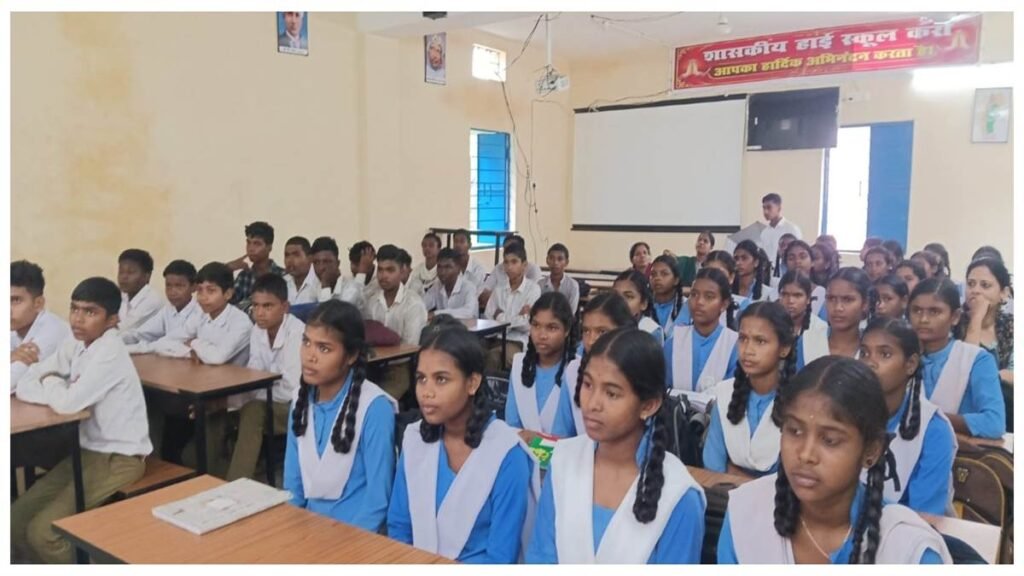 घरेलू हिंसा पर सामने आकर करें विरोध, बालिकाएं भी अपराध पर न रहें चुप: रतनपुर पुलिस की अनोखी पहल - राष्ट्रवाणी - Chhattisgarh समाचार घरेलू हिंसा पर सामने आकर करें विरोध, बालिकाएं भी अपराध पर न रहें चुप: रतनपुर पुलिस की अनोखी पहल - राष्ट्रवाणी - Chhattisgarh समाचार