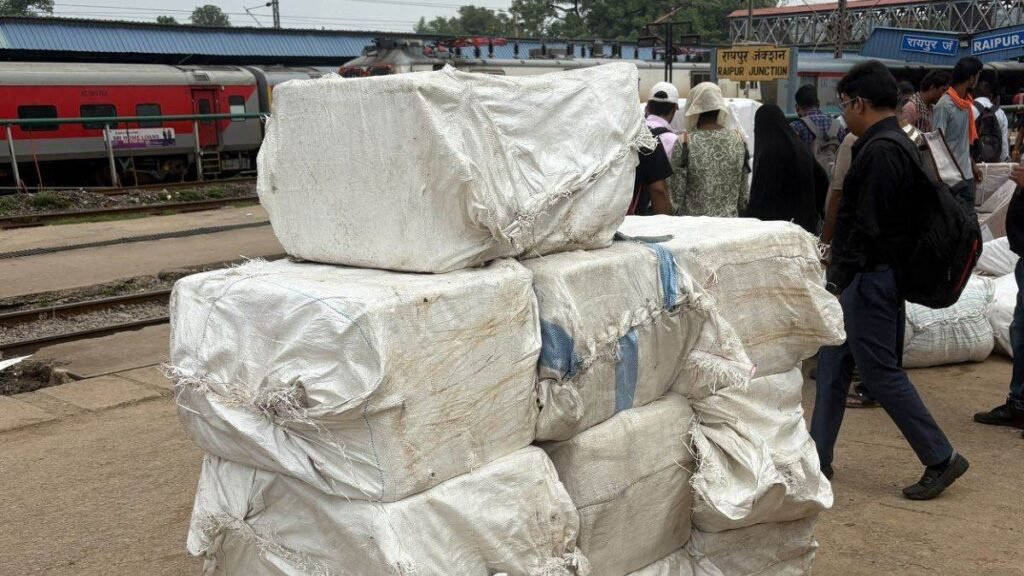 अमरकंटक एक्सप्रेस से आया 500 किलो पनीर जांच में सही पाया गया, खुले पनीर के सैंपल अमानक - राष्ट्रवाणी - Chhattisgarh समाचार अमरकंटक एक्सप्रेस से आया 500 किलो पनीर जांच में सही पाया गया, खुले पनीर के सैंपल अमानक - राष्ट्रवाणी - Chhattisgarh समाचार