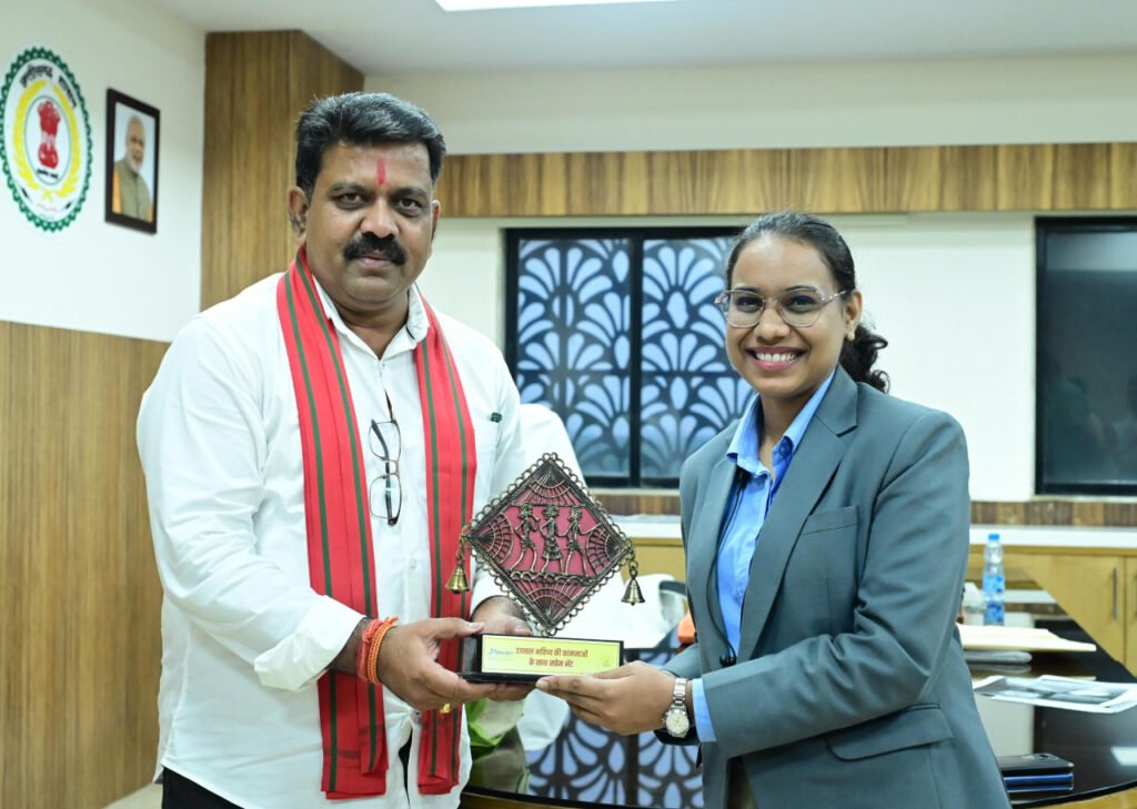 उप मुख्यमंत्री विजय शर्मा ने राष्ट्रपति भवन से आमंत्रण मिलने पर रेणुका गोस्वामी को दी बधाई - राष्ट्रवाणी - Chhattisgarh समाचार उप मुख्यमंत्री विजय शर्मा ने राष्ट्रपति भवन से आमंत्रण मिलने पर रेणुका गोस्वामी को दी बधाई - राष्ट्रवाणी - Chhattisgarh समाचार