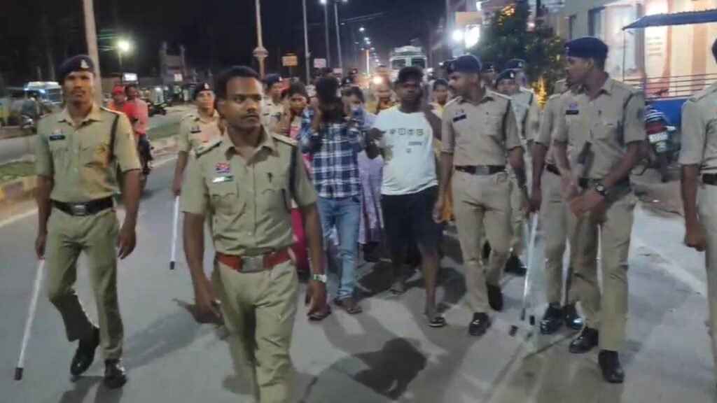 रायपुर में रासुका आरोपी को छुड़ाने के लिए पुलिस पर हमला, वाहन घेरा, वर्दी फाड़ी... थाने को बम से उड़ाने की दी धमकी - राष्ट्रवाणी - Chhattisgarh समाचार