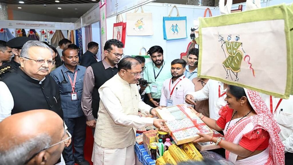 कोसा की चमक अब वैश्विक बाजार तक : मुख्यमंत्री ने लान्च किया 'कोशल फैब', पांच अंतरराष्ट्रीय एयरपोर्ट पर होगा डिस्प्ले - राष्ट्रवाणी - Chhattisgarh समाचार कोसा की चमक अब वैश्विक बाजार तक : मुख्यमंत्री ने लान्च किया 'कोशल फैब', पांच अंतरराष्ट्रीय एयरपोर्ट पर होगा डिस्प्ले - राष्ट्रवाणी - Chhattisgarh समाचार