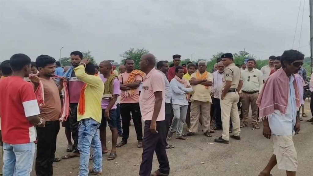 धमतरी में श्मशान पर पहरा, अंतिम संस्कार को लेकर गांव में बवाल, प्रशासन की समझाइश के बाद शांत हुआ मामला - Chhattisgarh समाचार