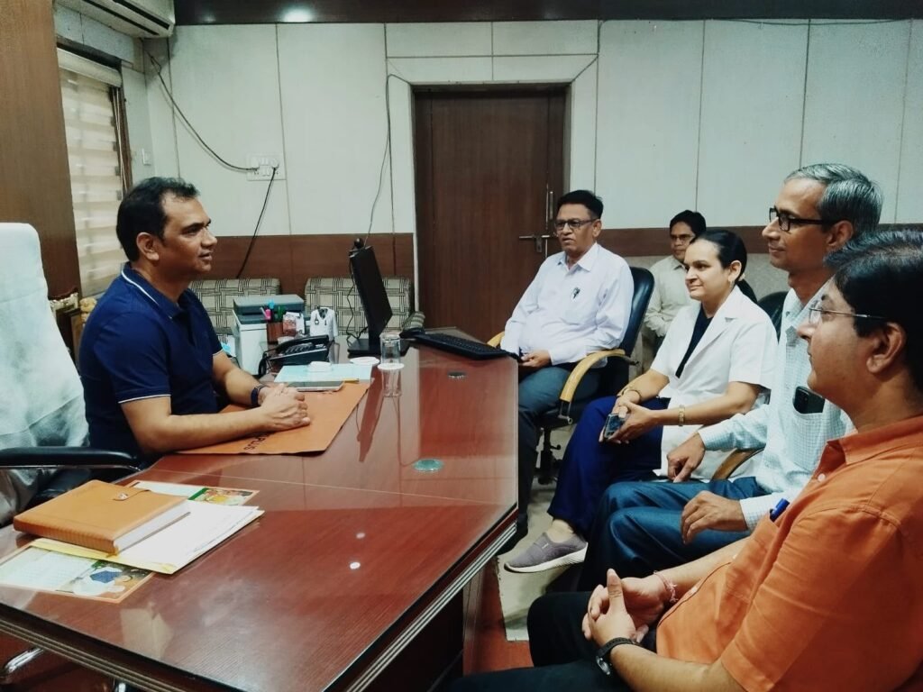 अम्बेडकर अस्पताल की इमरजेंसी सेवा में बदली एंट्री व्यवस्था, अब गंभीर मरीजों को कमो कक्ष से मिलेगा सीधा प्रवेश - राष्ट्रवाणी - Chhattisgarh समाचार अम्बेडकर अस्पताल की इमरजेंसी सेवा में बदली एंट्री व्यवस्था, अब गंभीर मरीजों को कमो कक्ष से मिलेगा सीधा प्रवेश - राष्ट्रवाणी - Chhattisgarh समाचार