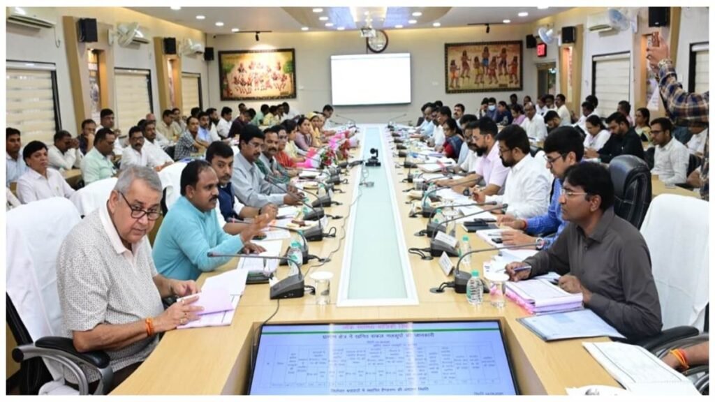 तीन घंटे चला विकास कार्यों को लेकर मंथन, नदारद चार अधिकारियों पर भड़के उप मुख्यमंत्री: शोकॉज नोटिस जारी - राष्ट्रवाणी - Chhattisgarh समाचार तीन घंटे चला विकास कार्यों को लेकर मंथन, नदारद चार अधिकारियों पर भड़के उप मुख्यमंत्री: शोकॉज नोटिस जारी - राष्ट्रवाणी - Chhattisgarh समाचार