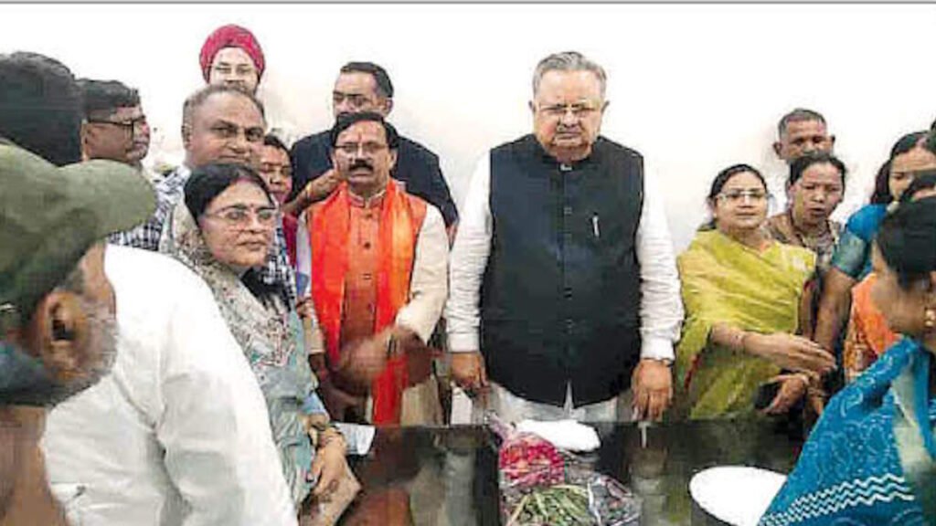 कोई गलती नहीं फिर क्यों भंग किया मंडल? डोंगरगढ़ के भाजपा पदाधिकारियों ने रमन सिंह से किया सवाल… - राष्ट्रवाणी - Chhattisgarh समाचार