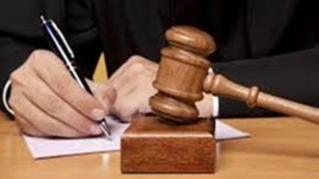 बीकाम में 'बिजनेस इकोनामिक्स' पढ़ने वाले कला शिक्षक के लिए पात्र नहीं, छत्तीसगढ़ हाई कोर्ट ने चार नियुक्तियां की रद - राष्ट्रवाणी - Chhattisgarh समाचार