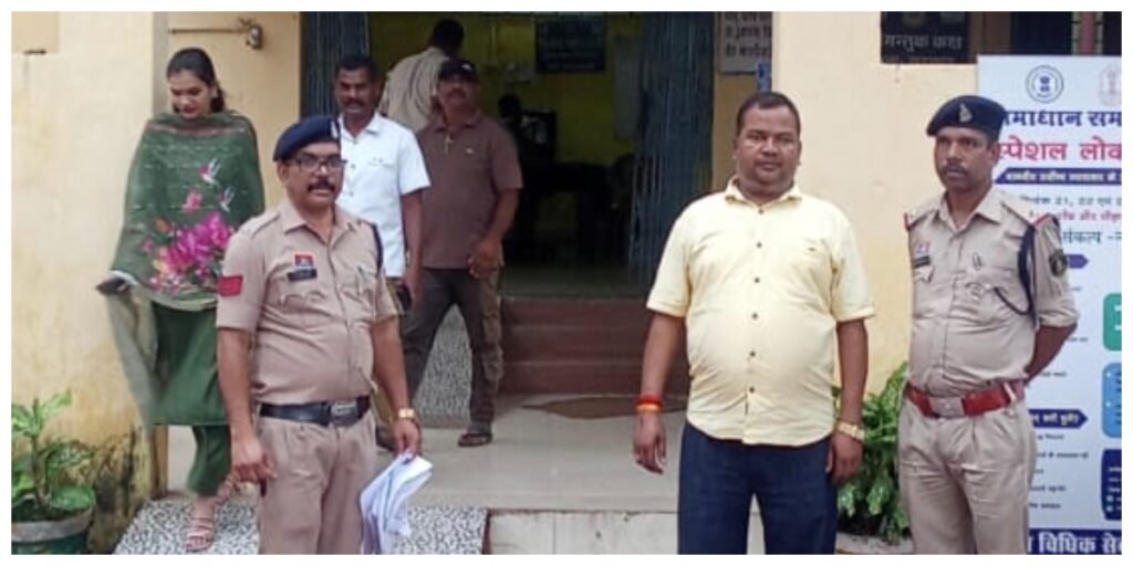 दोहरे हत्याकांड के बाद फिर पनप रहा कबाड़ का अवैध कारोबार: सूरजपुर पुलिस ने 13 टन संदिग्ध कबाड़ किया जब्त - राष्ट्रवाणी - Chhattisgarh समाचार